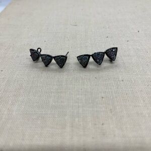 Kendra Scott Tri-Point Druzy Ear Climbers — Black with Iridescent Glitter
